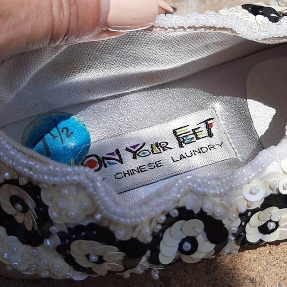 Chinese Laundry 7.5 white black sequin sneakers - Picture 7 of 13